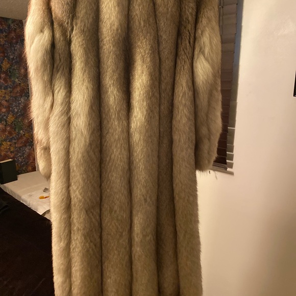 Blue fox fur coat - Picture 6 of 7